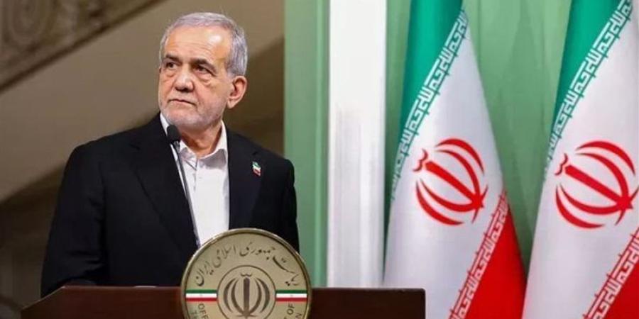 الرئيس الإيراني يهدد بالتنحي عن منصبه حال رفض المرشد الاتفاق مع واشنطن - المدينة برس