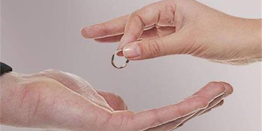 زوج باكيًا أمام محكمة الأسرة: زوجتي عايرتني بمرضي وتخلت عني بعد خمس سنوات لهذا السبب! - المدينة برس