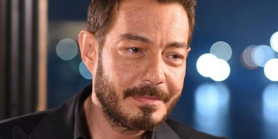 أحمد زاهر يكشف أسرار الأبوة وانتظار حفيدته وموقفه من التنمر - المدينة برس