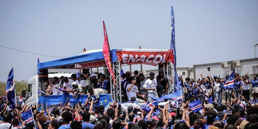 استقبال تاريخي لمنتخب الرأس الأخضر - بوابة المدينة برس