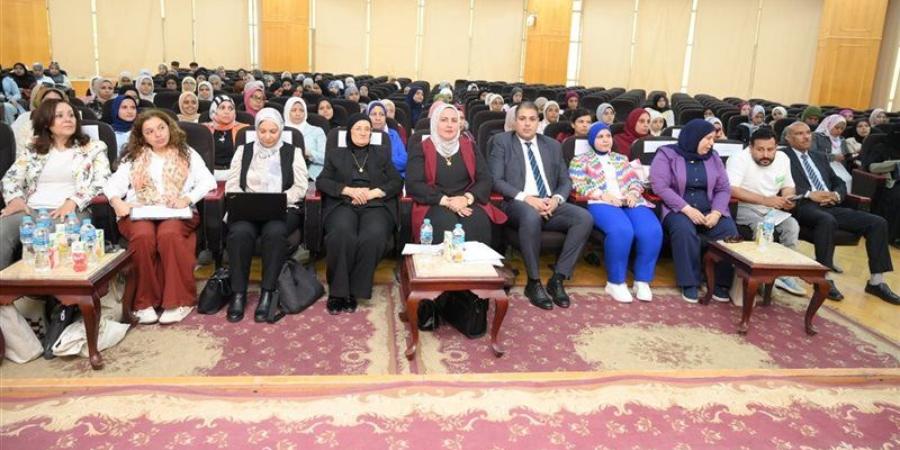 جامعة الفيوم تنظم معسكرا طلابيا لمناهضة العنف ضد المرأة - المدينة برس