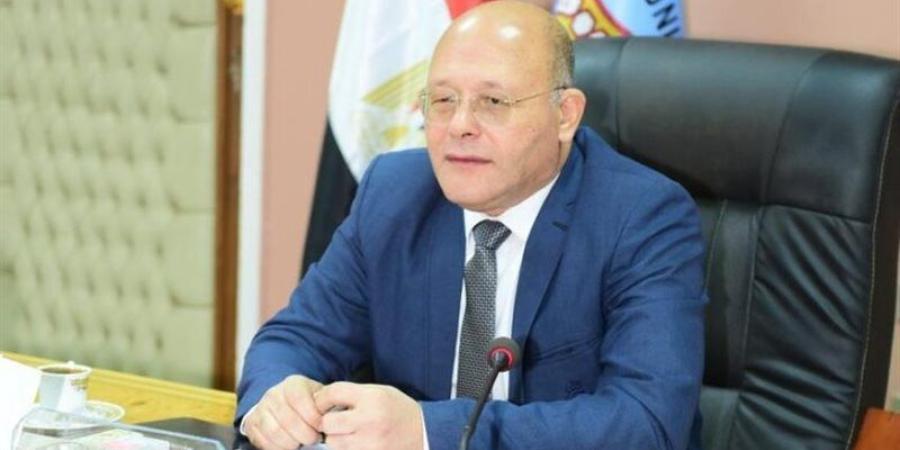 رئيس جامعة سوهاج يصرف مكافأة مالية لكافة الكوادر الأكاديمية والإدارية - المدينة برس
