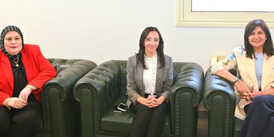 محافظ البحيرة تستقبل نائبتي وزيري الصحة والتضامن والسفيرة نبيلة مكرم - المدينة برس