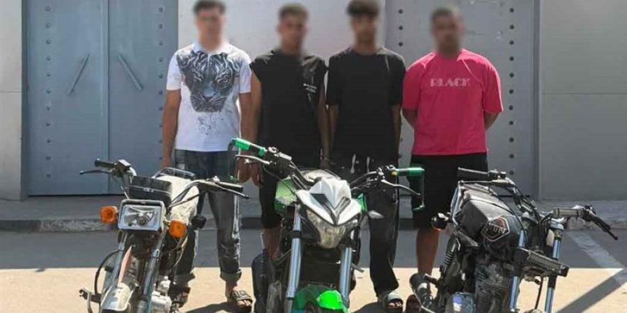 ضبط 4 أشخاص بتهمة أداء حركات استعراضية بالدراجات النارية في القاهرة - المدينة برس