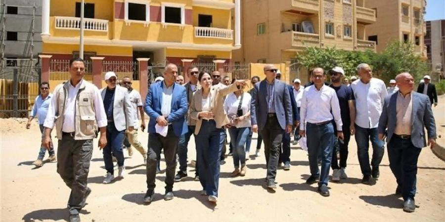 استجابة لشكاوى المواطنين، وزيرة الإسكان تتوجه إلى الحي المتميز بمدينة بدر لمتابعة الأعمال الجارية - المدينة برس
