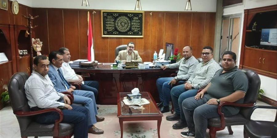 محافظ الدقهلية يراقب أعمال اللجنة المفاجئة للكشف عن المخدرات بشركة كهرباء طلخا - المدينة برس