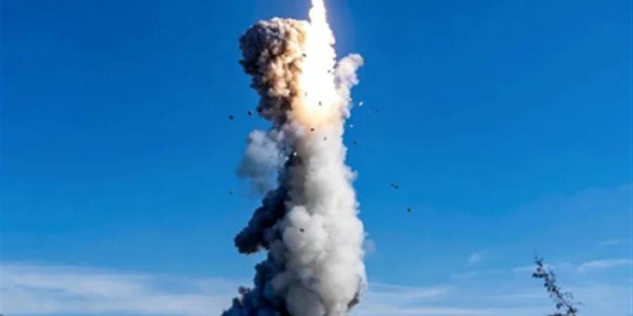 تجربة نادرة، الصين تطلق صاروخا باليستيا من غواصة نووية وتثير قلق العالم (فيديو) - المدينة برس