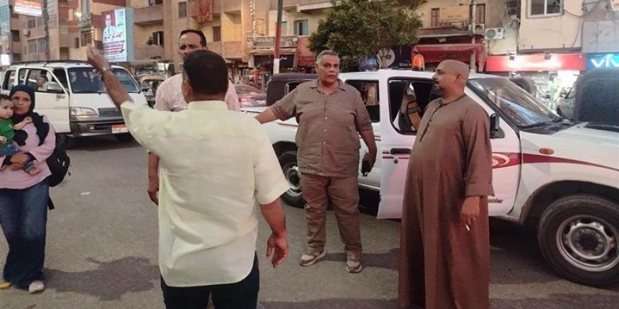 حملة مكبرة لرفع إشغالات المقاهي والمحال التجارية في مدينة أبنوب بأسيوط - المدينة برس