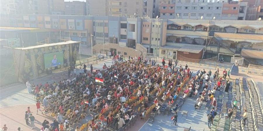 جماهير القليوبية تتابع مواجهة المنتخب أمام الأرجنتين وتحتفل بتصدي ركلة جزاء ميسي (فيديو) - المدينة برس