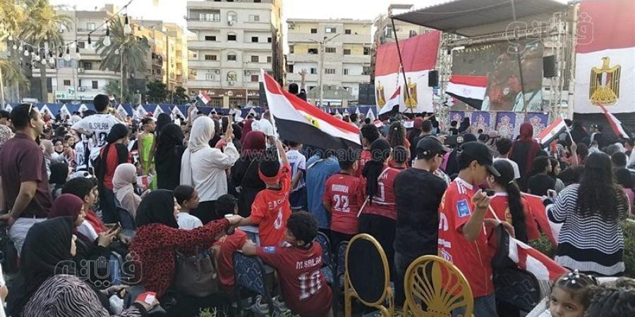 زحام على المقاهي والحدائق العامة بالإسماعيلية قبل انطلاق مباراة مصر والأرجنتين(فيديو ) - المدينة برس