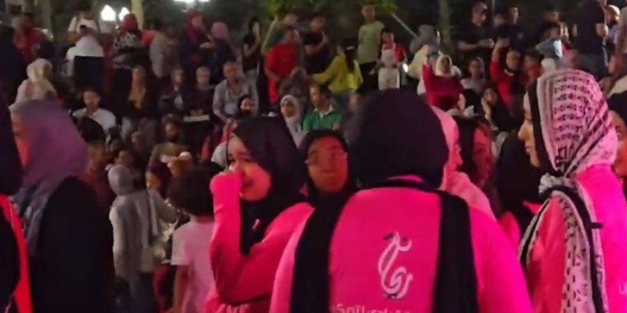 الدموع والحزن يسيطران على الجماهير بعد وداع منتخب مصر كأس العالم (فيديو) - المدينة برس