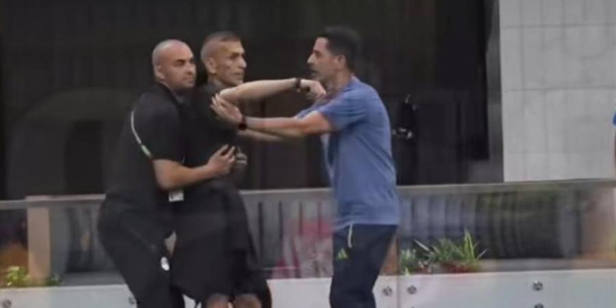 سعفان الصغير يشتبك مع الحكم بعد هدف الأرجنتين القاتل أمام منتخب مصر (فيديو) - المدينة برس