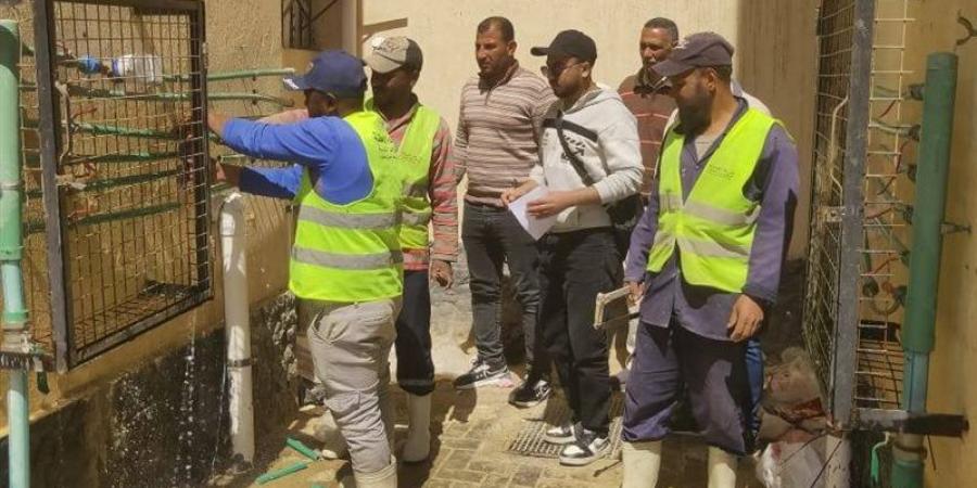 حملة موسعة لإزالة وصلات المياه غير القانونية بحدائق أكتوبر - المدينة برس