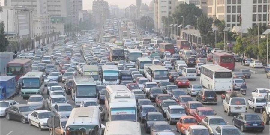 حالة المرور اليوم، تباطؤ بشوارع الهرم وفيصل ورمسيس ودائري المنيب وانتظام بمحور الفريق عامر - المدينة برس