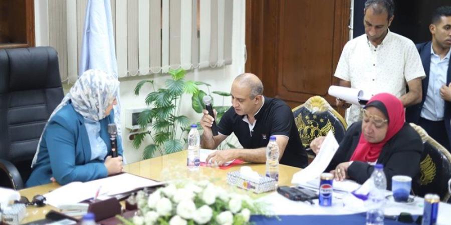 نائب محافظ الإسكندرية تعقد لقاء جماهيريا بحي العامرية لبحث لشكاوى المواطنين - المدينة برس