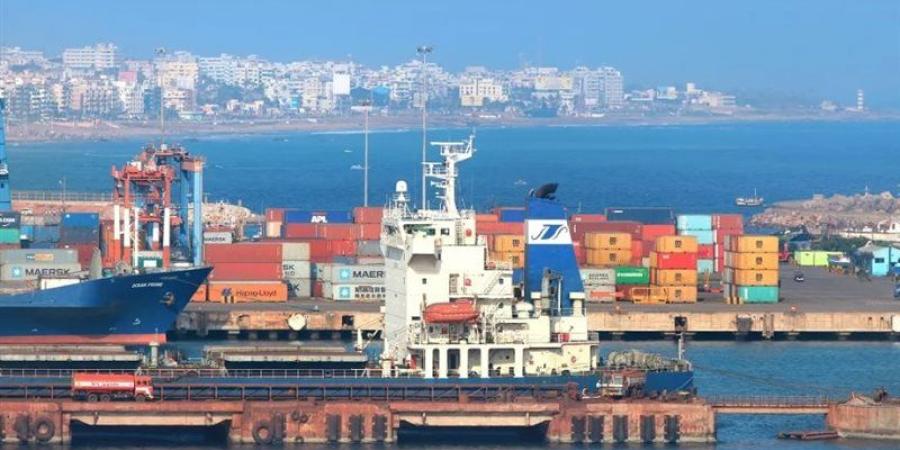 تداول 14 ألف طن و846 شاحنة بضائع بموانئ البحر الأحمر - المدينة برس