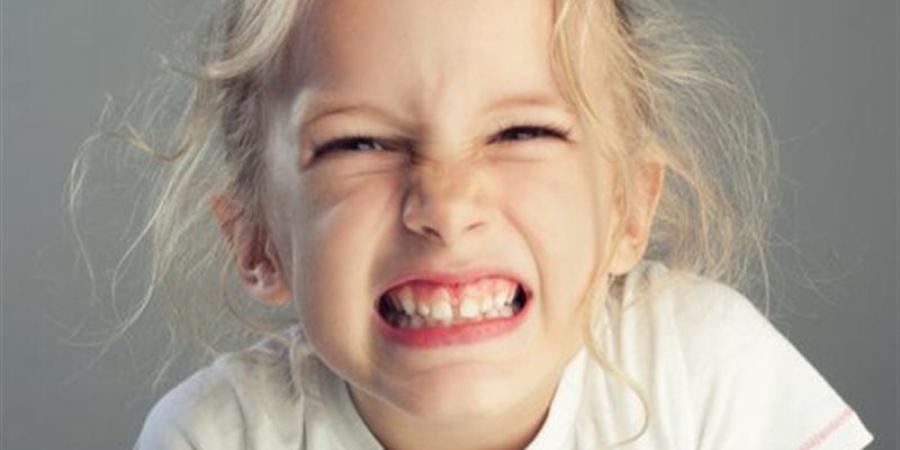 أسباب صرير الأسنان عند الأطفال وطرق التعامل معها - المدينة برس