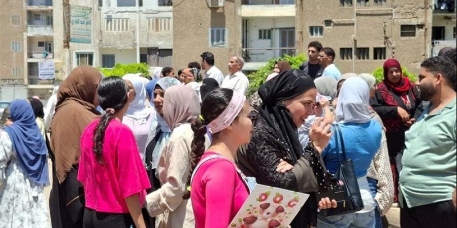 "الأسئلة من نماذج الوزارة"، آراء طلاب الثانوية العامة بالقليوبية حول امتحاني الفيزياء والتاريخ (فيديو) - المدينة برس