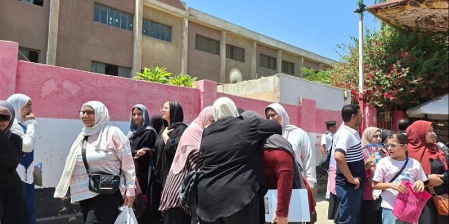 ​33 ألف طالب بأسيوط يؤدون اليوم امتحاني الفيزياء والتاريخ بـ 73 لجنة - المدينة برس