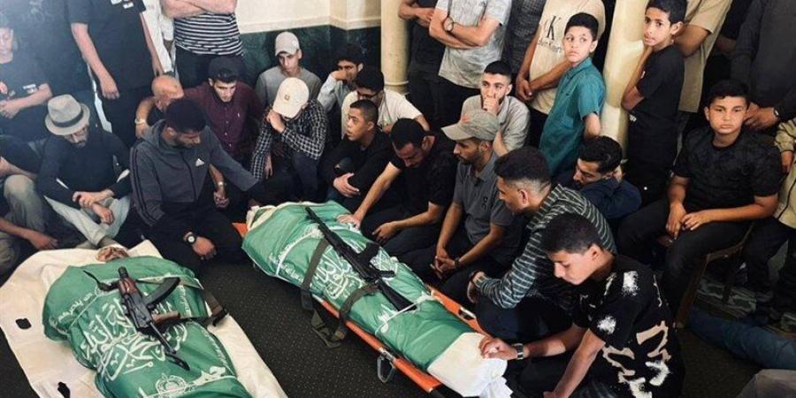استشهاد فلسطيني وإصابة آخرين في قصف مسيرة إسرائيلية على مخيم النصيرات - المدينة برس