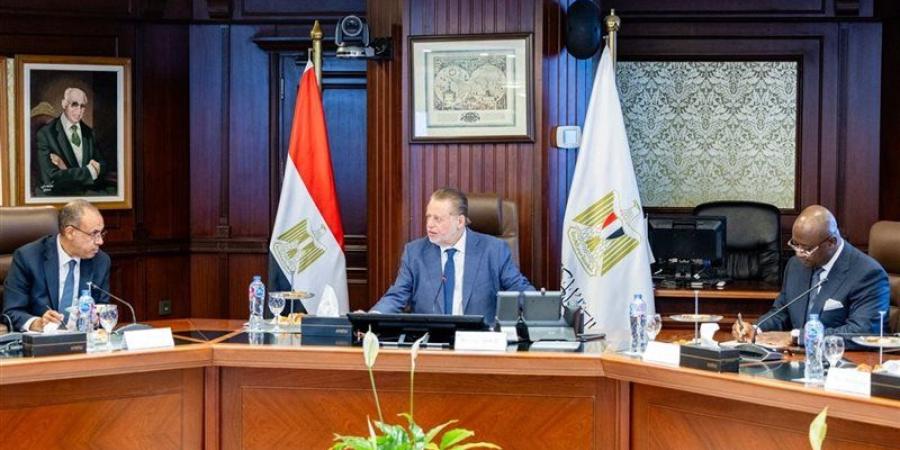 تفاصيل اجتماع ثلاثي لمحافظ البنك المركزي ووزير الخارجية ورئيس البنك الإفريقي (صور) - المدينة برس