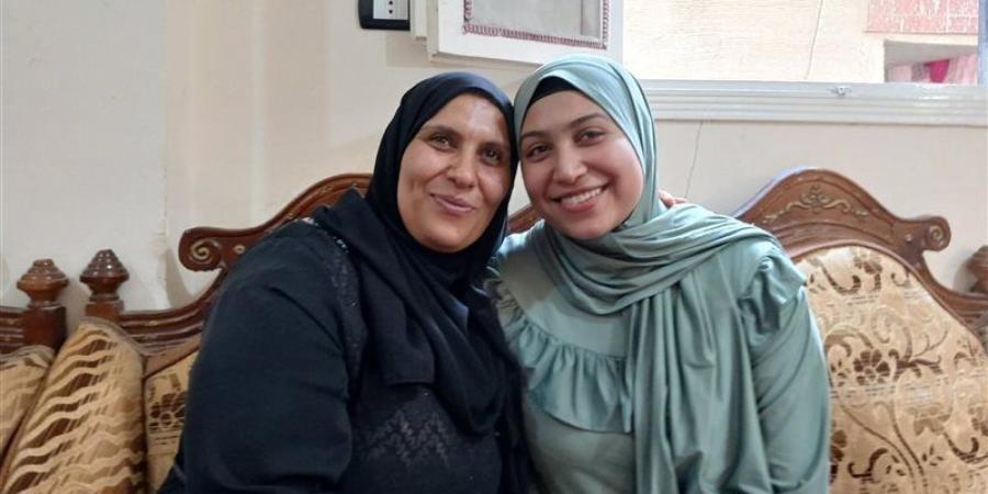 فرحة اللحظات الأولى، "فيتو" داخل منزل الأولى على الدبلوم الصناعي بالبحيرة وسط أجواء احتفالية - المدينة برس