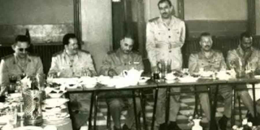 وزير الدفاع يتقدم الجنازة العسكرية للفريق السيد حمدي قائد قوات الدفاع الجوي الأسبق - المدينة برس