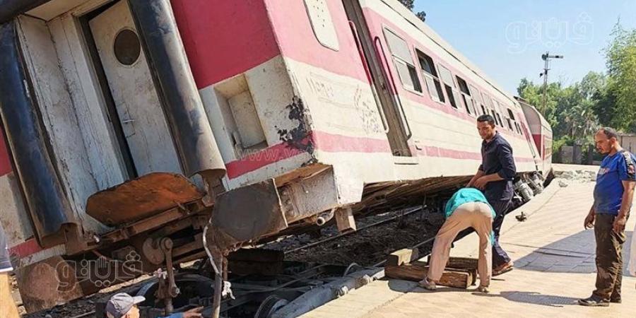 التفاصيل الكاملة لحادث خروج عربة قطار كفر الشيخ – طنطا عن القضبان (فيديو وصور) - المدينة برس