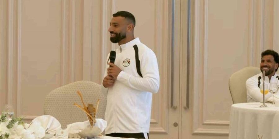 أمام السيسي، صلاح ممازحًا: "نريد بطولات مع حسام حسن، وده مش معناه إنه جدد" - المدينة برس