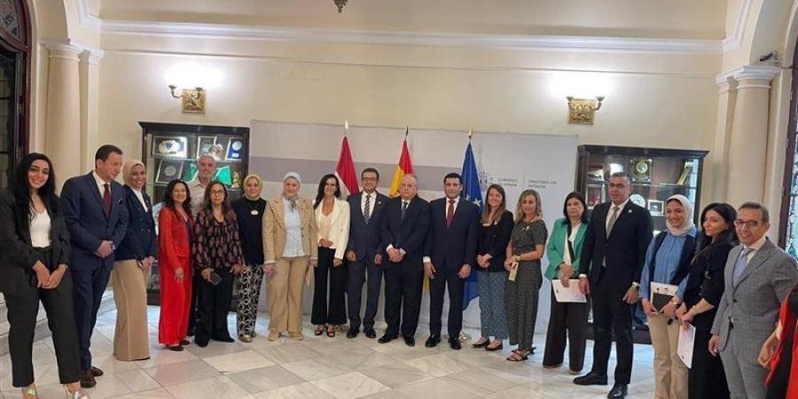 وفد مصري رفيع يطلع على أحدث آليات مكافحة العنف ضد المرأة في إسبانيا - المدينة برس