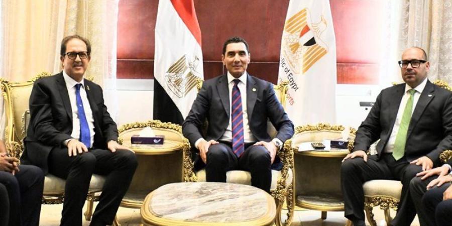 وزير الشباب يبحث مع رئيس الأنوكا زيادة ألعاب دورة أفريقيا المؤهلة لأولمبياد 2028 - المدينة برس