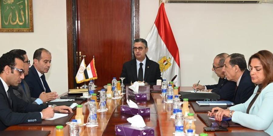 وزير التموين: استكمال صرف باقي مستحقات مزارعي قصب السكر خلال الأسبوع المقبل - المدينة برس