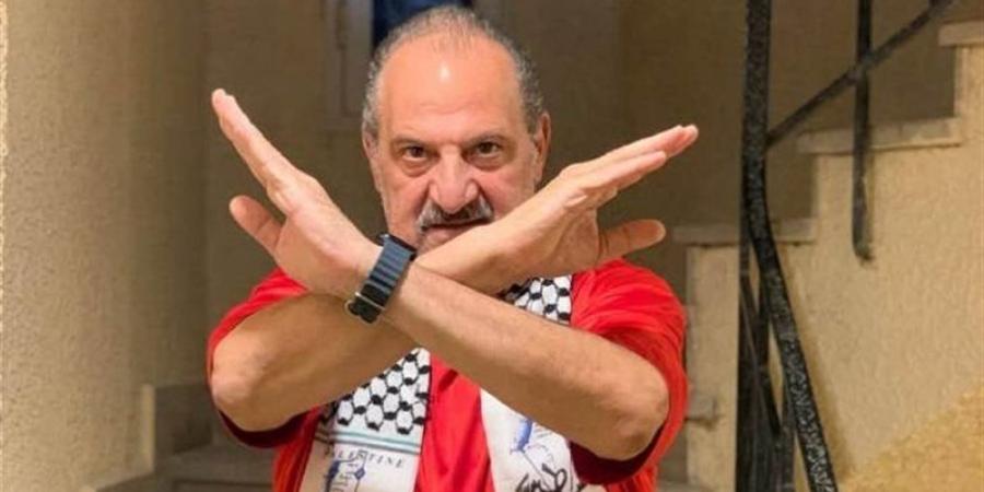فلسطين قضيتنا، خالد الصاوي يوجه رسالة بظهوره مرتديا الوشاح الفلسطيني وتيشيرت منتخب مصر - المدينة برس