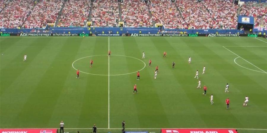 دقيقة حداد على لاعب جنوب أفريقيا قبل انطلاق مباراة إنجلترا والنرويج في كأس العالم (فيديو) - المدينة برس