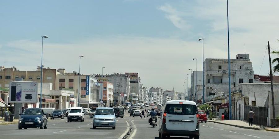 الإقبال الصيفي على "الخطافة" يثير الجدل بشأن النقل العمومي في المغرب - بوابة المدينة برس