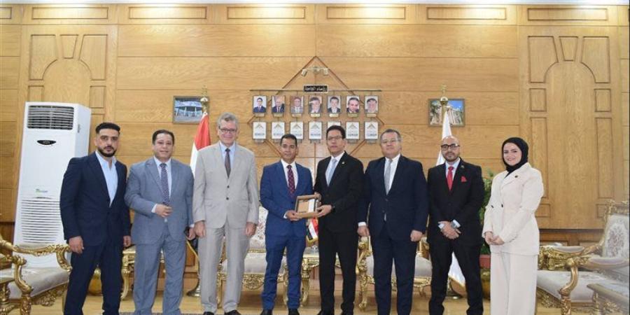 رئيس جامعة بنها يستقبل وفد الهيئة العامة للاعتماد والرقابة الصحية - المدينة برس
