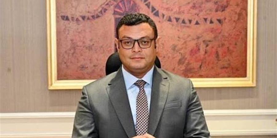 سر إزالة صورة شريف الشربيني من ممر الوزراء السابقين في وزارة الإسكان - المدينة برس