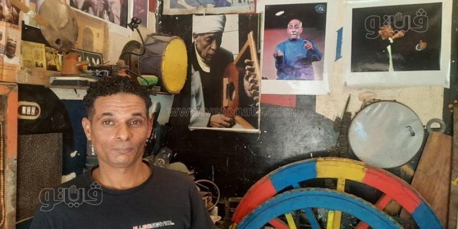 للحفاظ على التراث، قريب الفنان مرسي بركة يقترح تدريس فن السمسمية بكلية التربية الموسيقية بجامعة القناة (فيديو وصور) - المدينة برس