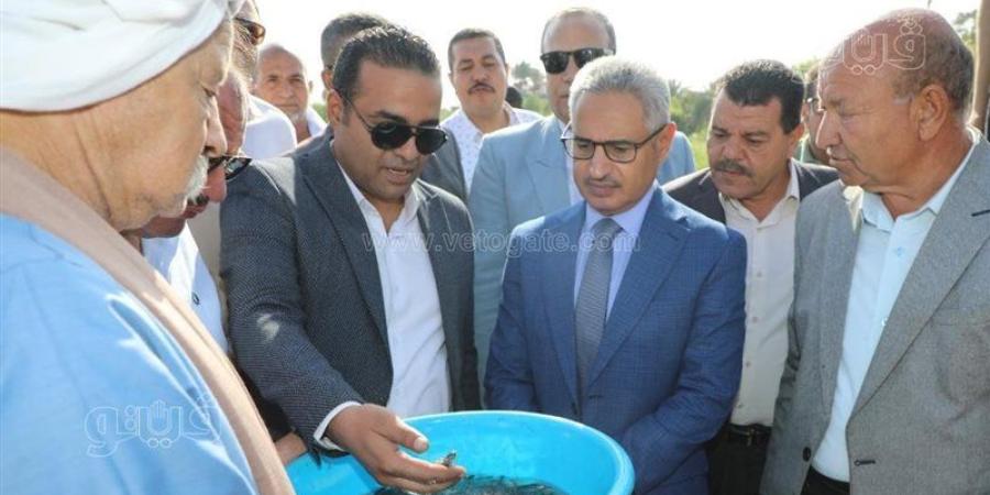 محافظ بني سويف يشهد إلقاء 250 ألف زريعة سمكية في نهر النيل - المدينة برس