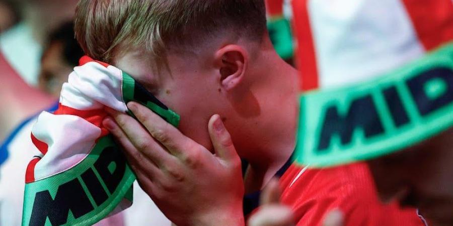 طبيب إنجليزي: التشجيع خلال مباريات كرة القدم ضار بالصحة - بوابة المدينة برس
