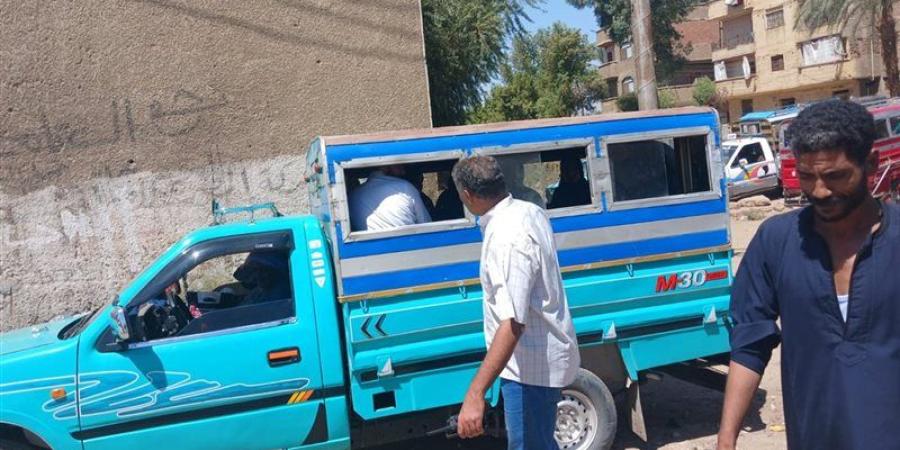 محافظ قنا يستجيب لمطالب المواطنين، نقل موقف "المسيد والكلالسة" بقوص إلى منطقة النفق (صور) - المدينة برس