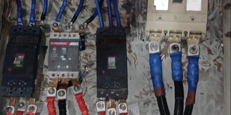 استجابة لشكاوى الأهالي، إصلاح عطل بكابينة محول كهرباء نجع الشيخ بقنا - المدينة برس