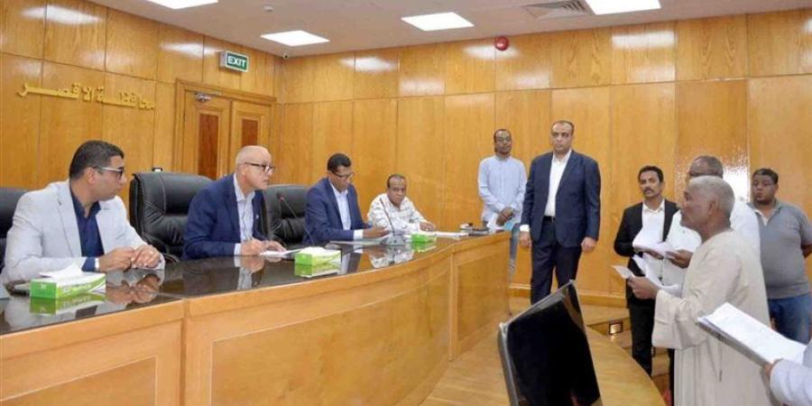 بحث 70 طلبًا وشكوى خلال لقاء اليوم المفتوح في الأقصر - المدينة برس