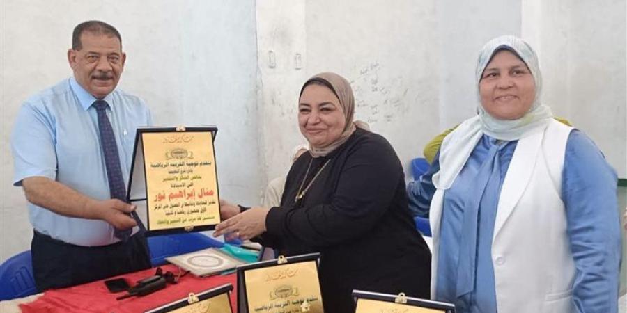 تعليم شرق الإسكندرية يكرم الفائزين بالمراكز الأولى على مستوى الجمهورية في المسابقات المختلفة - المدينة برس