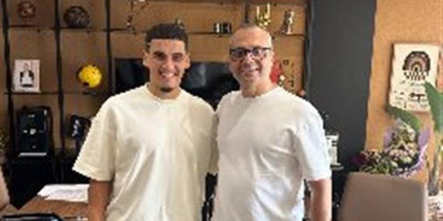 الأهلي يعمل على إنهاء إجراءات سفر بن جديدة إلى إسبانيا - المدينة برس