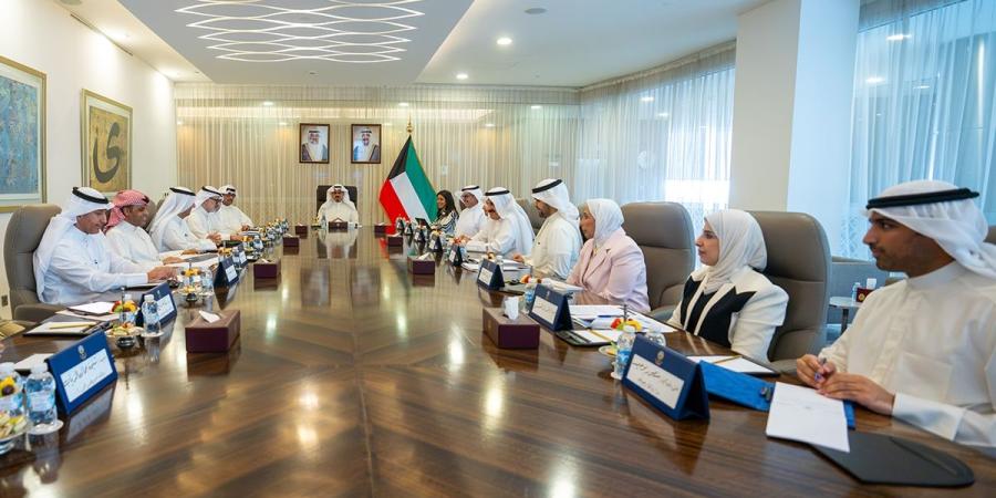 رئيس الوزراء يترأس اجتماع لجنة متابعة المشاريع التنموية الكبرى - بوابة المدينة برس