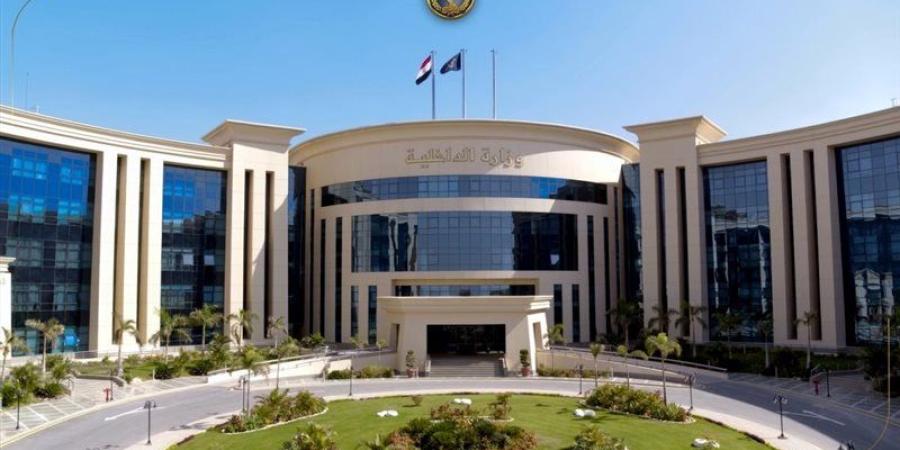 بالأرقام، الداخلية تستعد لأكبر حركة تنقلات وترقيات.. تغييرات تطول 31% من قوة الشرطة وتدفع بقيادات جديدة.. مديرو أمن وبحث جنائى ومساعدو وزير يغادرون - المدينة برس