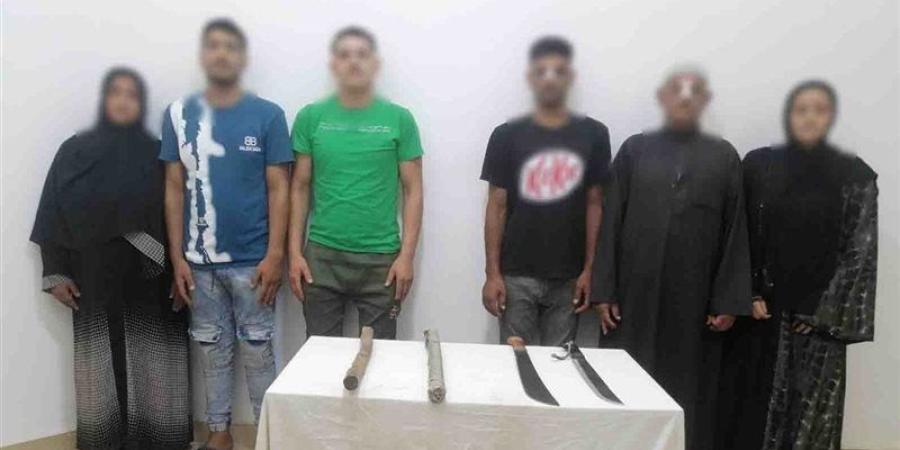 خلافات مصاهرة تتحول إلى مشاجرة بالأسلحة البيضاء في الشرقية، فيديو يكشف ملابسات الواقعة - المدينة برس