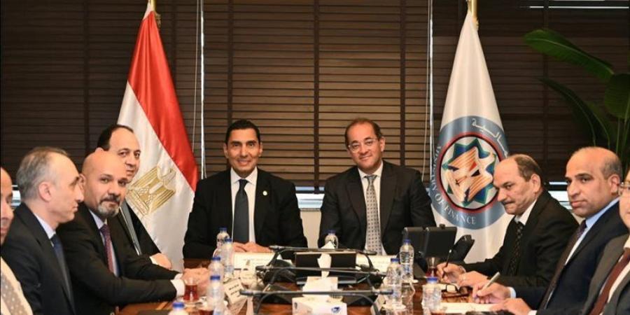 جوهر نبيل وكجوك يبحثان عددًا من الملفات المشتركة لدعم القطاع الرياضي والشبابي - المدينة برس