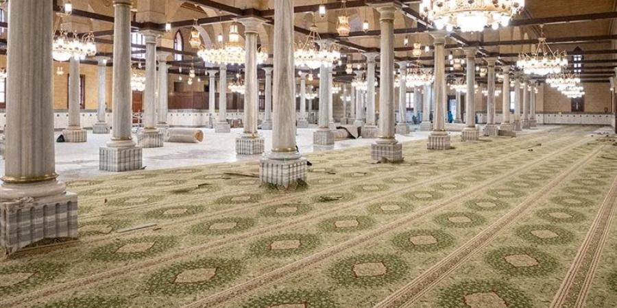 تجديد فرش مسجد الإمام الحسين، لمسة جمال تليق بمقام آل بيت النبي ﷺ (صور) - المدينة برس